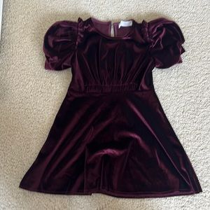 Kids Size 6, velvet deep purple A-line dress from Zara. Perfect holiday dress.